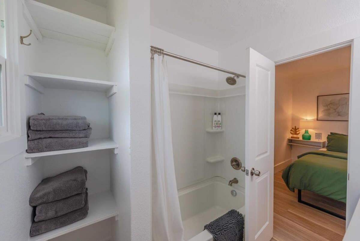 #Stayinmydistrict Coos Bay Cypress Cottage 외부 사진